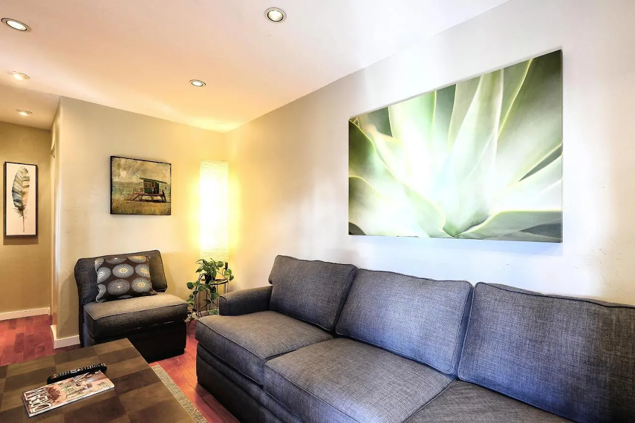 Ibis Manor Holiday home *