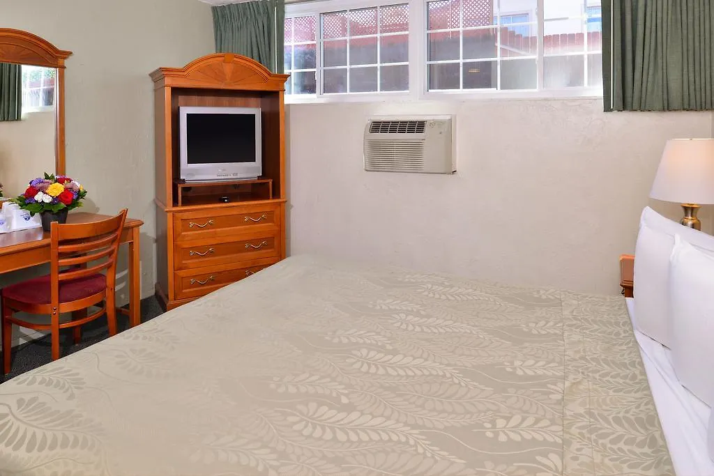 Americas Value Loma Hotel 2*