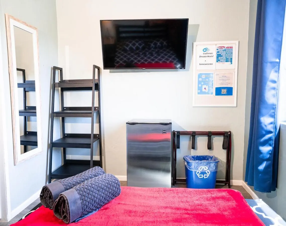 California Dreams - Ocean Hostel