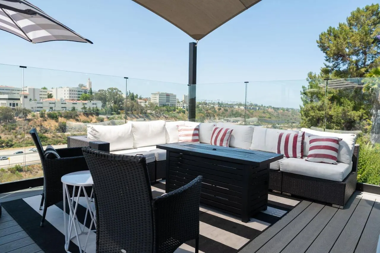 بيت للعطل New Modern Luxury Estate - Pool, Slide, Grotto سان دييغو