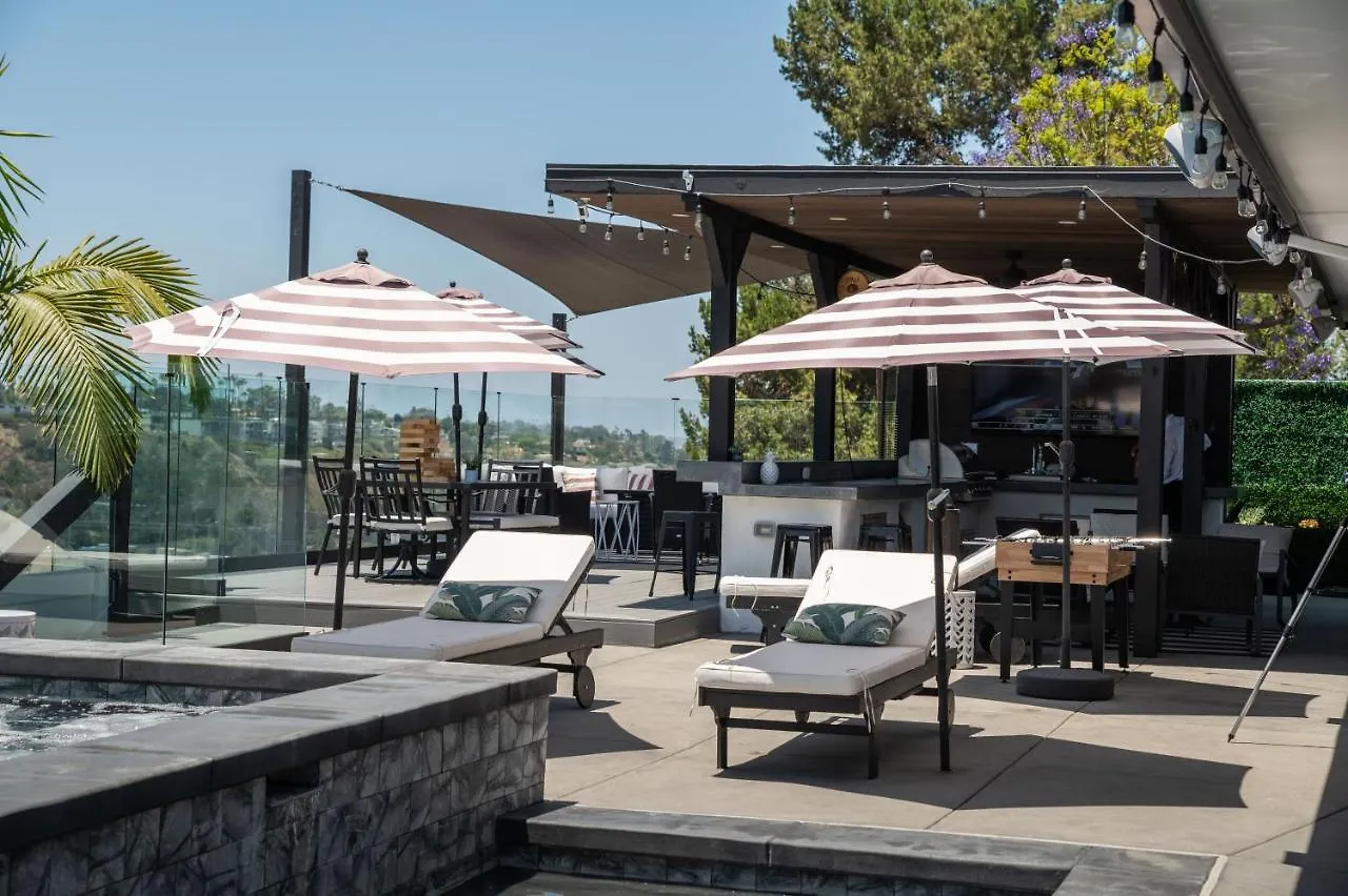 بيت للعطل New Modern Luxury Estate - Pool, Slide, Grotto