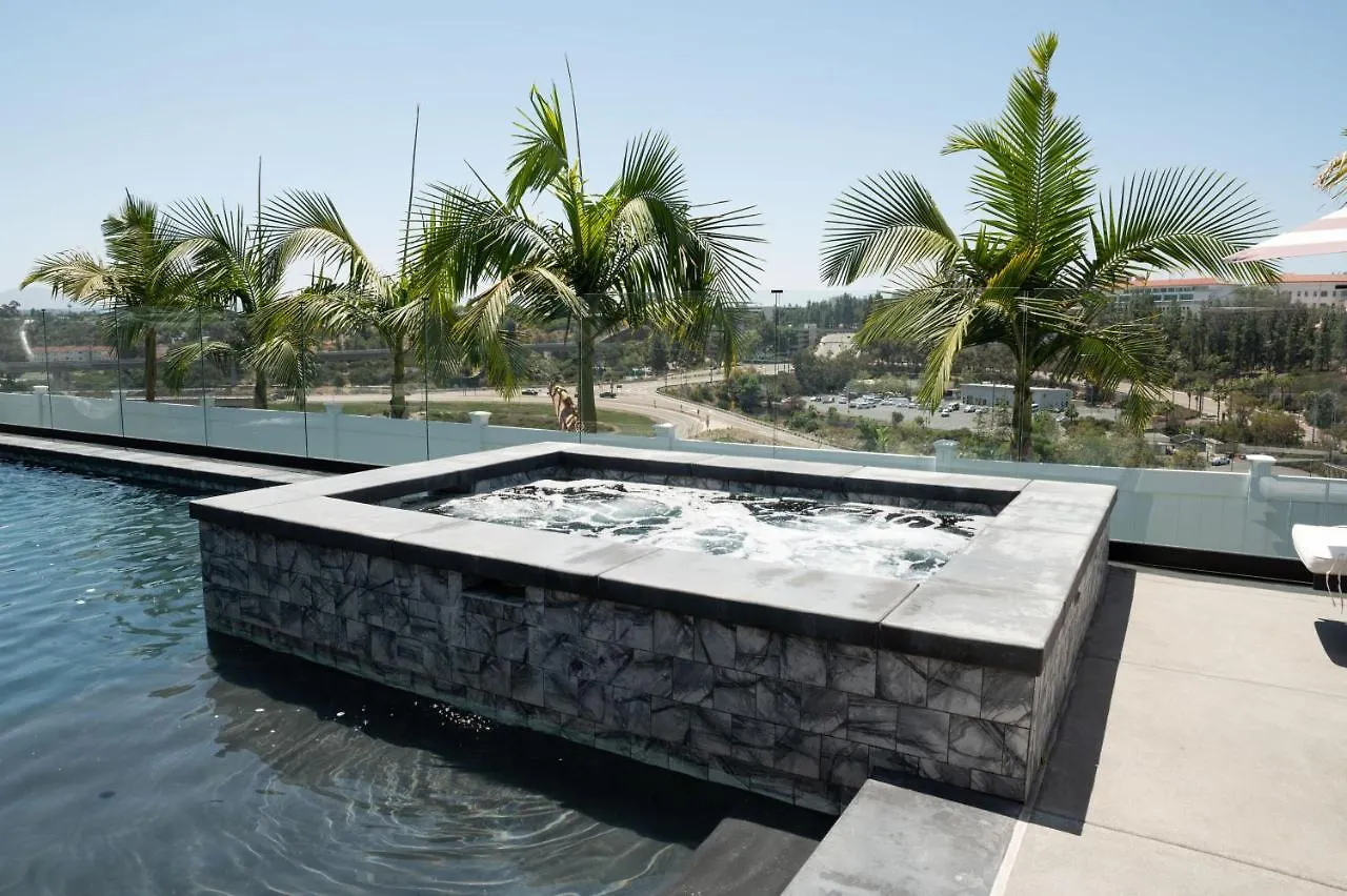 بيت للعطل New Modern Luxury Estate - Pool, Slide, Grotto سان دييغو