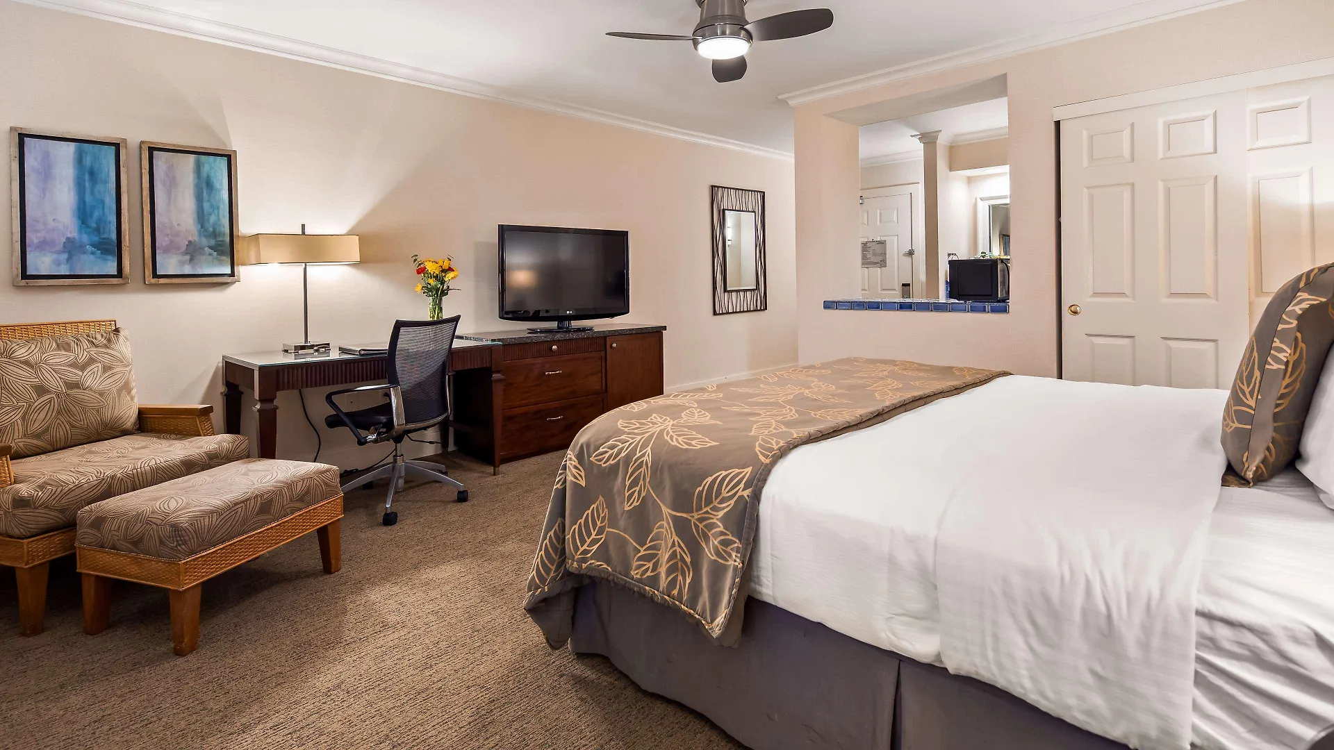 Best Western Plus Island Palms & Marina Hotel