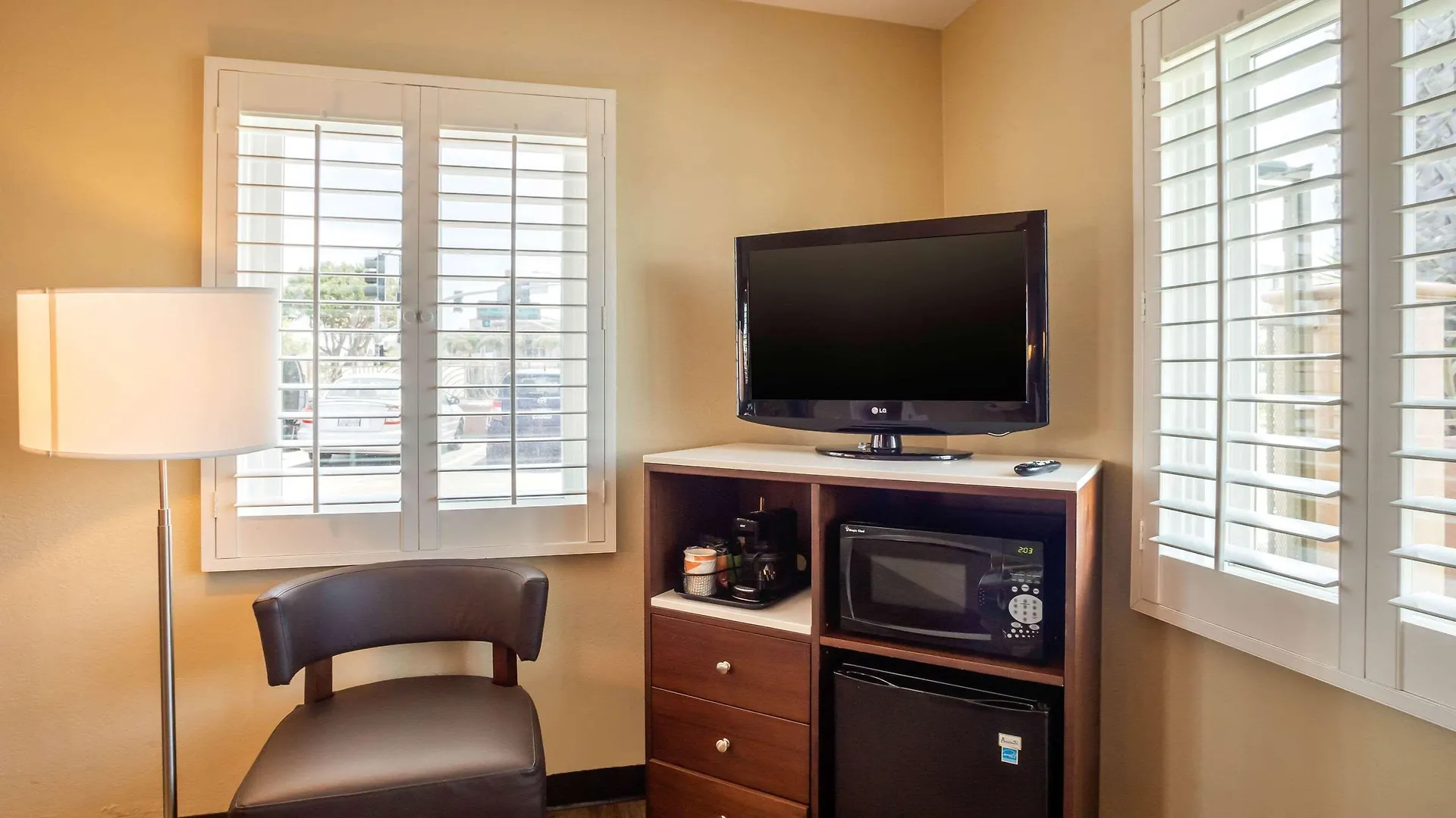 Comfort Airport At The Harbor Inn 2*