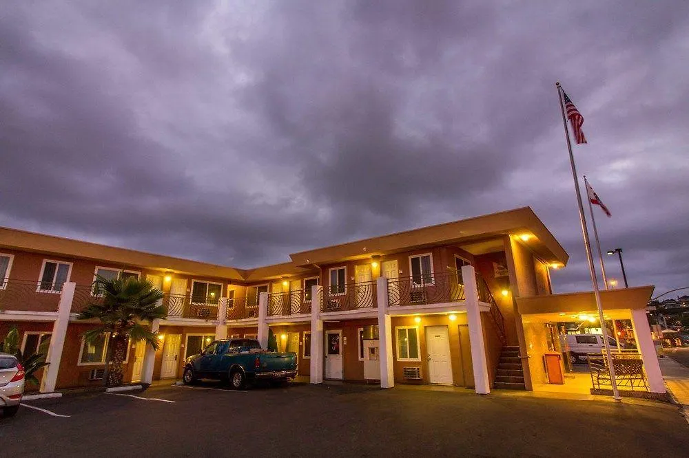 Comfort Airport At The Harbor 2*