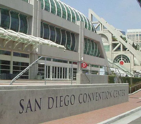 Apartment In Little Italy, Close To Gaslamp & The Convention Center *