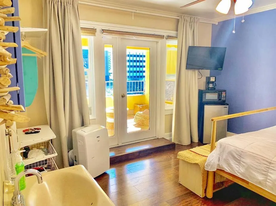 Artistic Paradise Studio With Balcony Near Downtown San Diego! Perfect For Travelers And Couples!