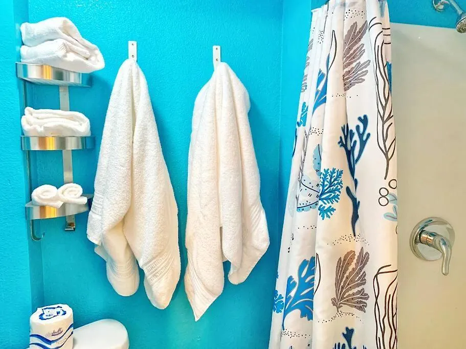 Artistic Paradise Studio With Balcony Near Downtown San Diego! Perfect For Travelers And Couples!