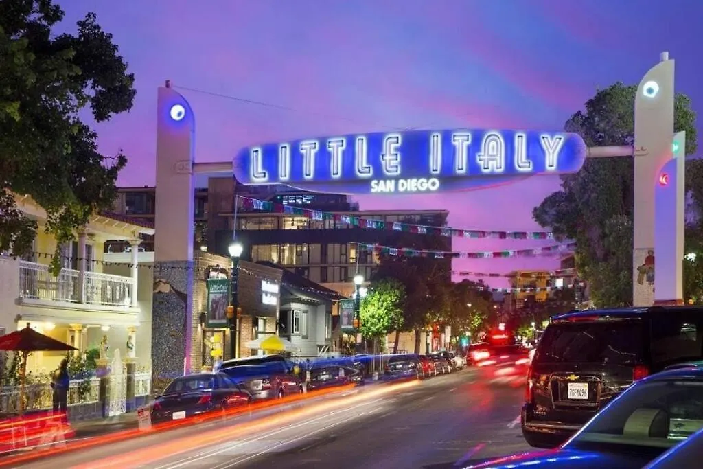 Apartment Artistic Paradise Studio With Balcony Near Downtown San Diego! Perfect For Travelers And Couples!