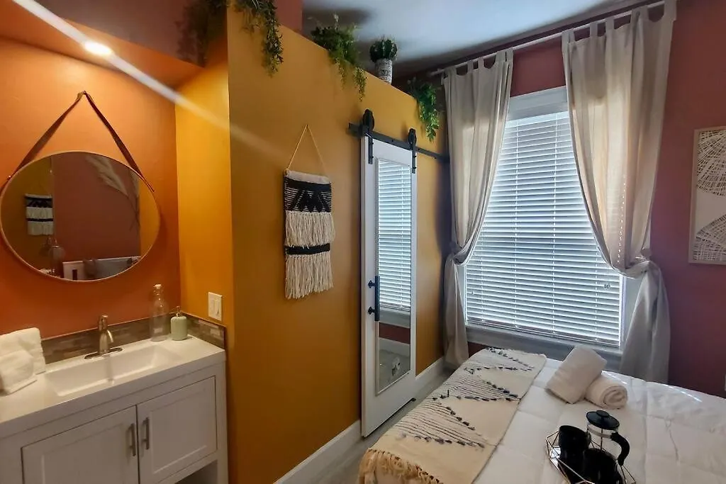 Cozy Studio Beautiful And Peaceful Of Gem Gaslamp District! Your Away From Home! * San Diego