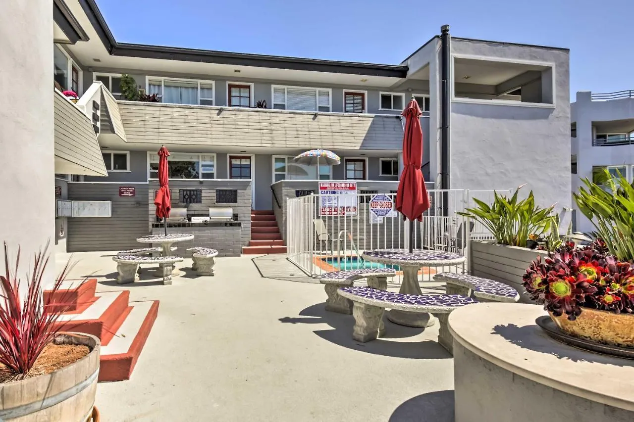 Hub With Bay Views - 1 Block To Beach!