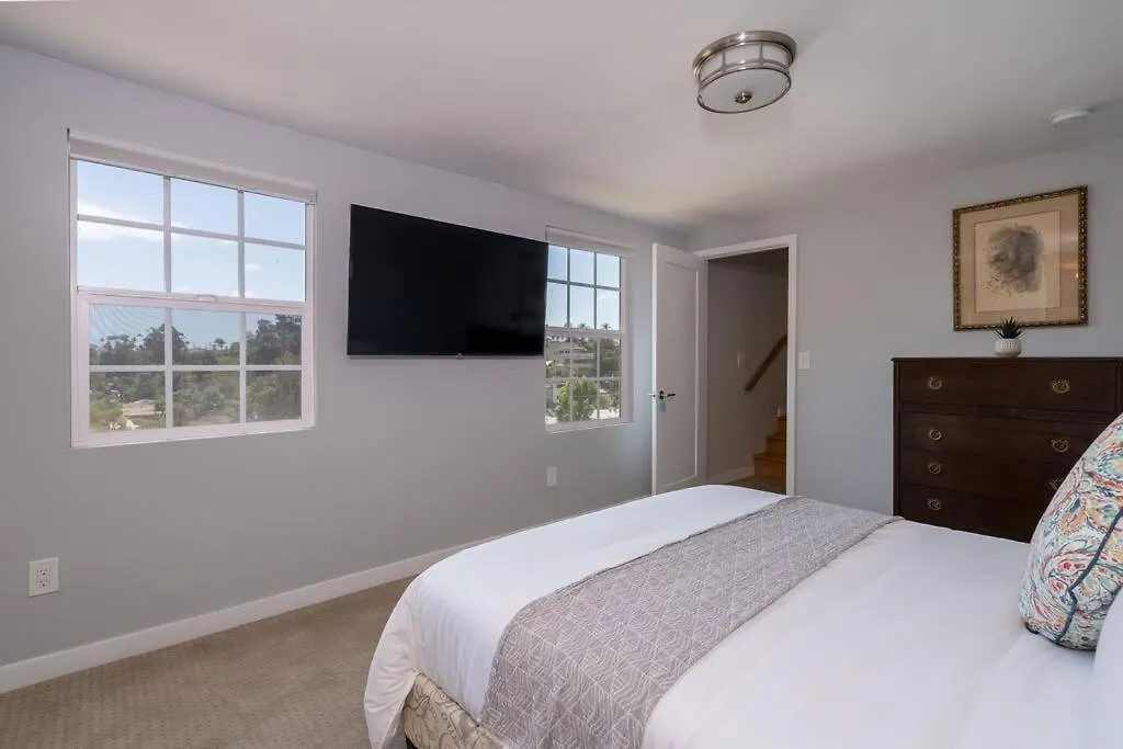 Fabulous New 4br/3ba House In Mission Hills Сан-Диего