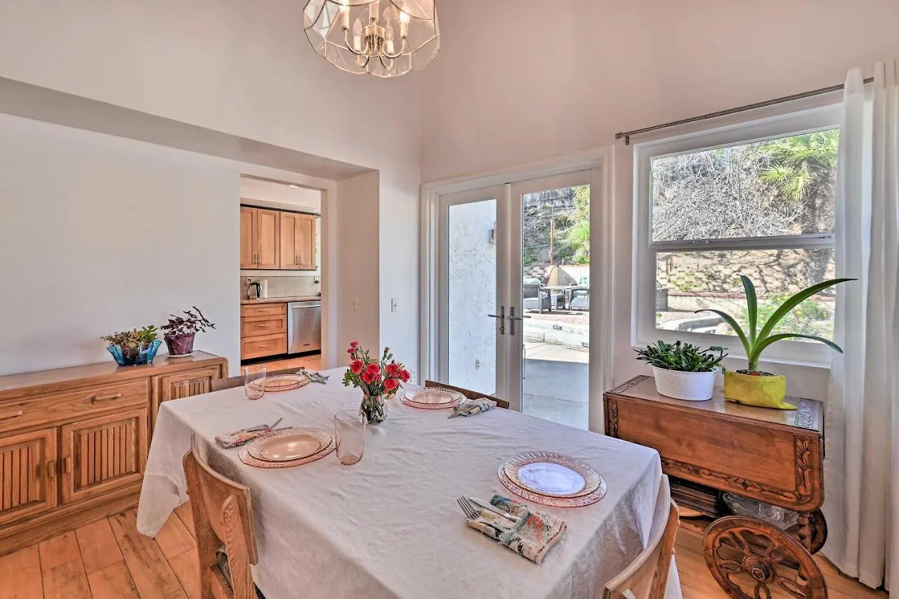 Дом отдыха Spacious House With Yard And Patio!