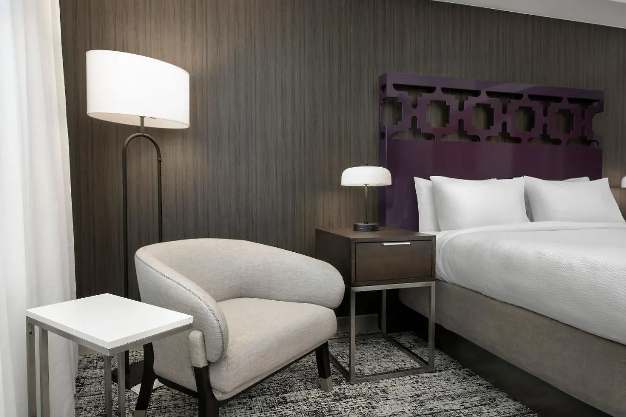 Courtyard By Marriott Downtown San Diego
