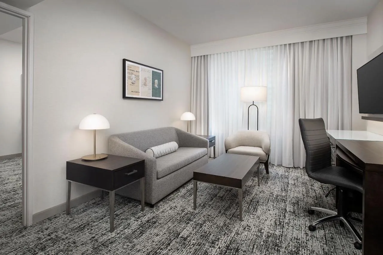 Courtyard By Marriott Downtown 4*