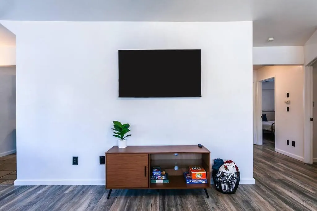 Apartment Crown Point Beach Retreat