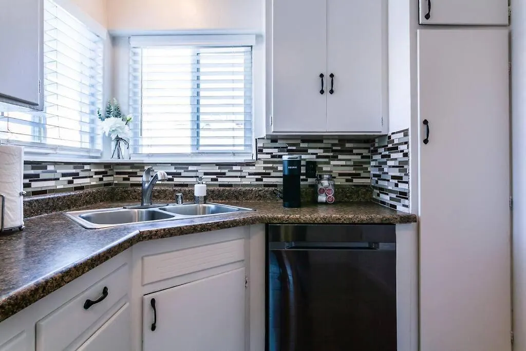 Crown Point Beach Retreat San Diego