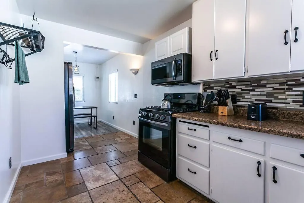 Crown Point Beach Retreat * San Diego