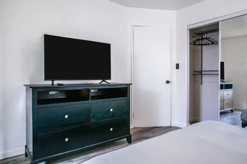 Apartment Crown Point Beach Retreat