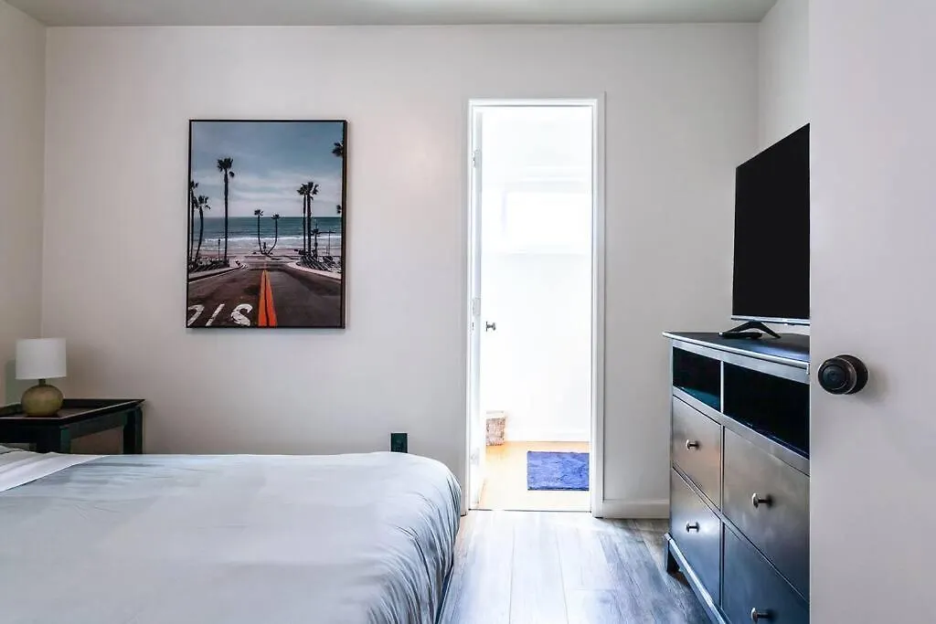 Crown Point Beach Retreat San Diego