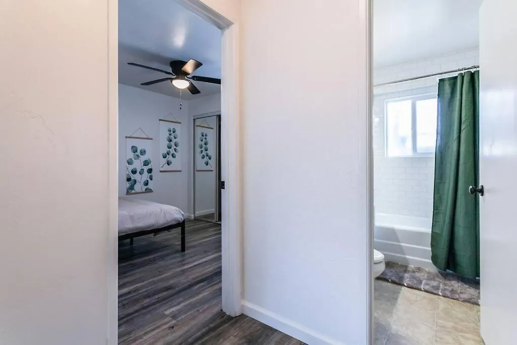 Crown Point Beach Retreat Apartment