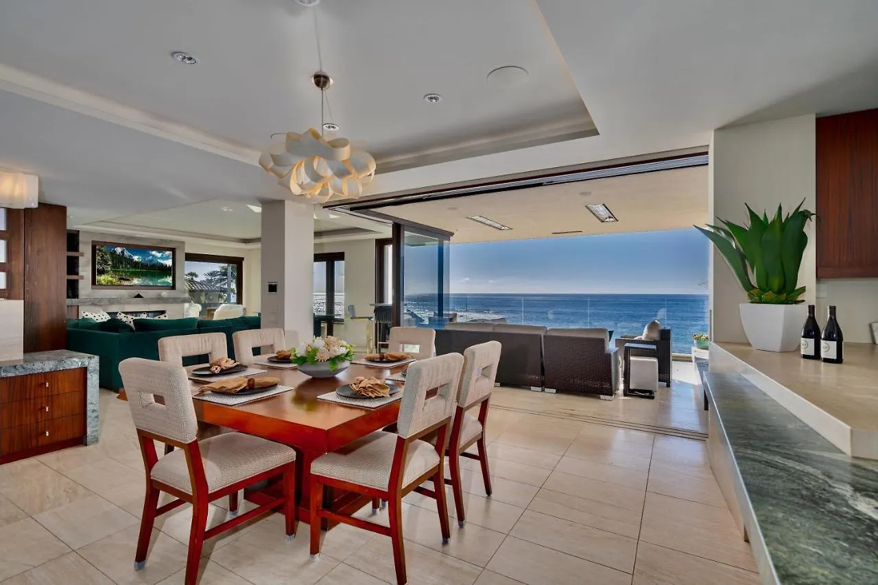Luxury Beachfront With Hot Tub & Ocean Views Holiday home *