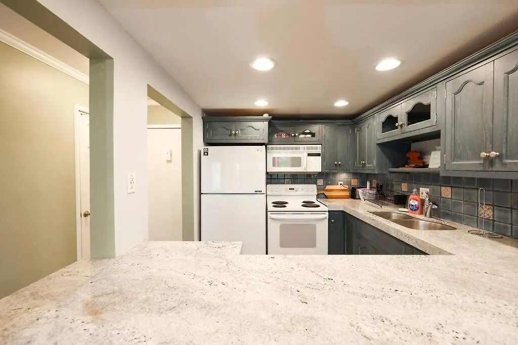 Apartment Chic Steps From Petco Park *