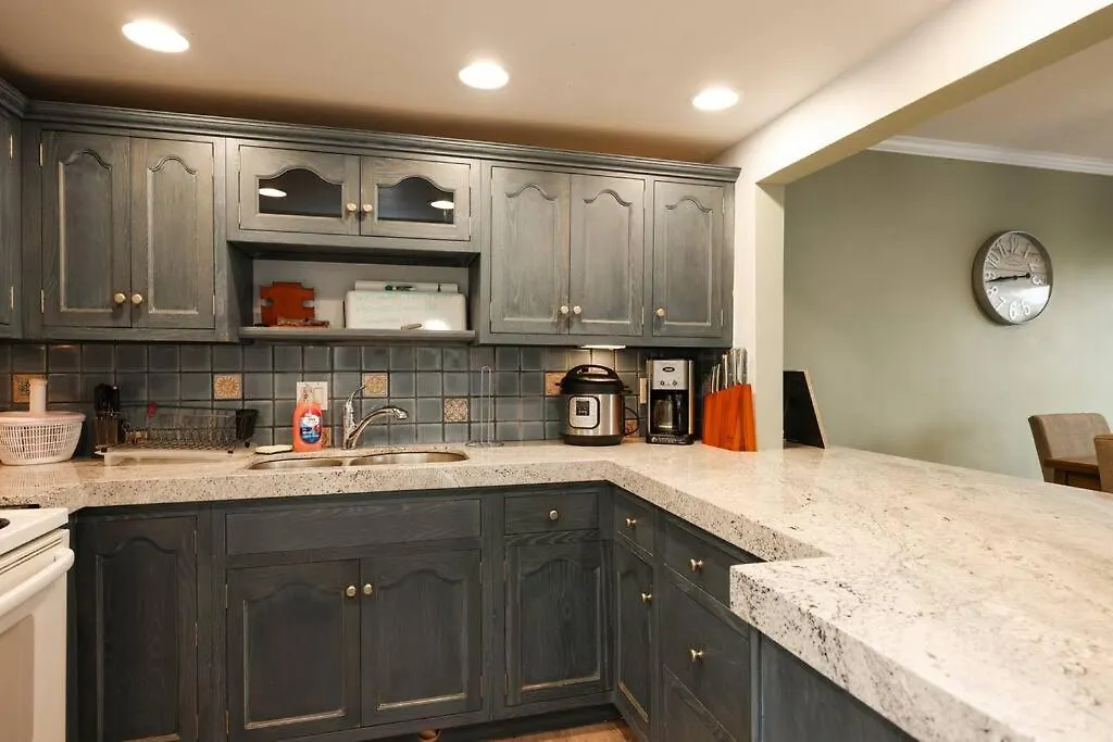Apartment Chic Steps From Petco Park *