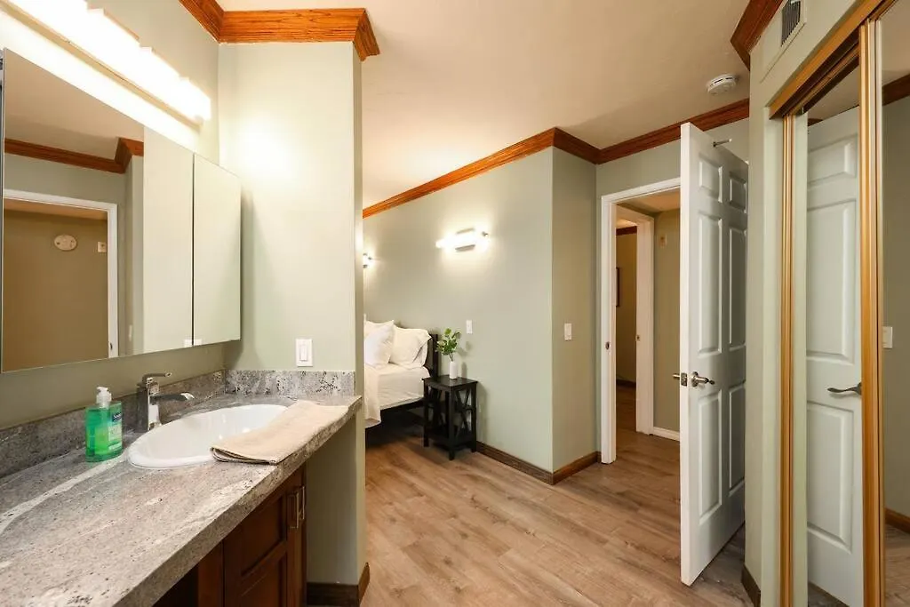 Apartment Chic Steps From Petco Park San Diego