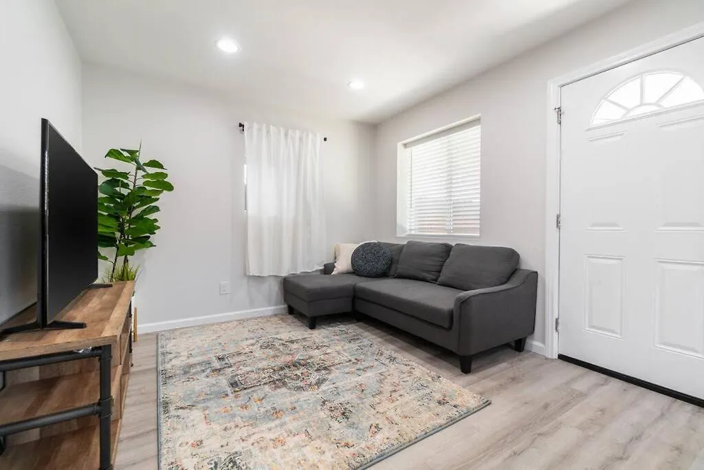 Urban Oasis: Escape Holiday home San Diego