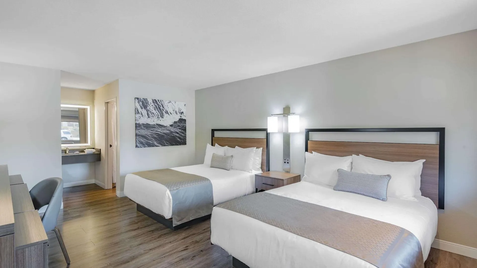 Wyndham Garden Отель