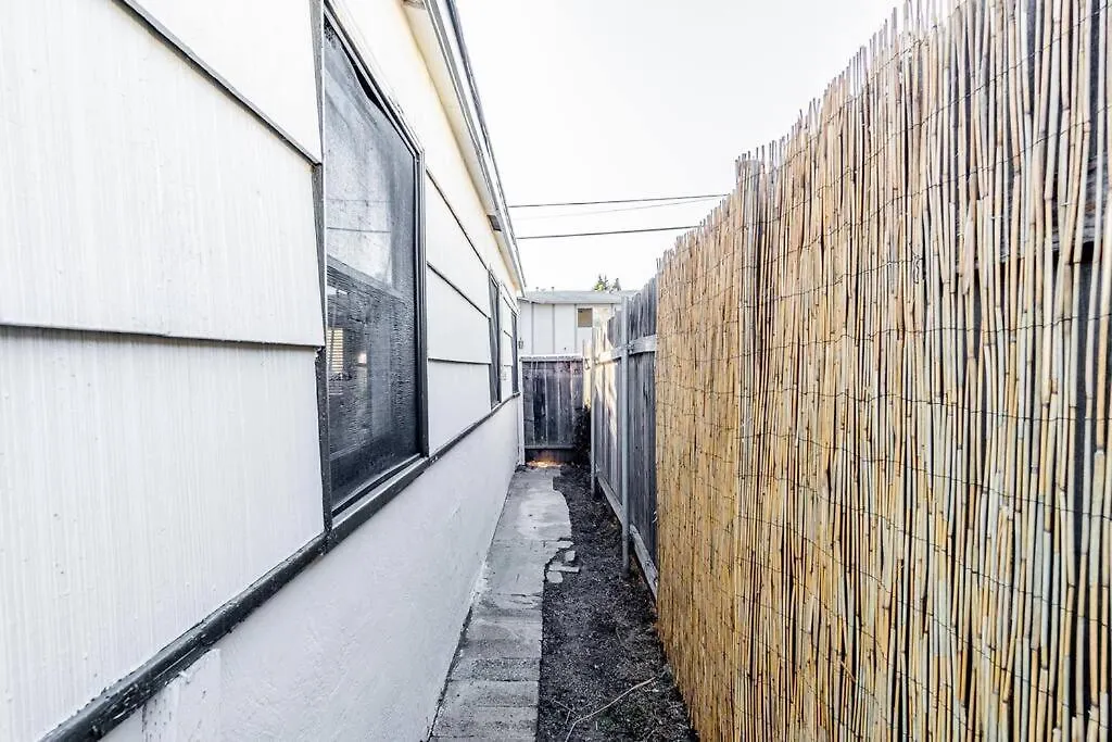 Live Like A Local - With Huge Backyard San Diego