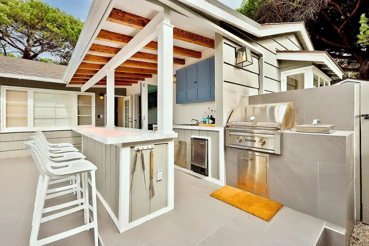 Gorgeous Coastal Four-bedroom Steps From Windansea *