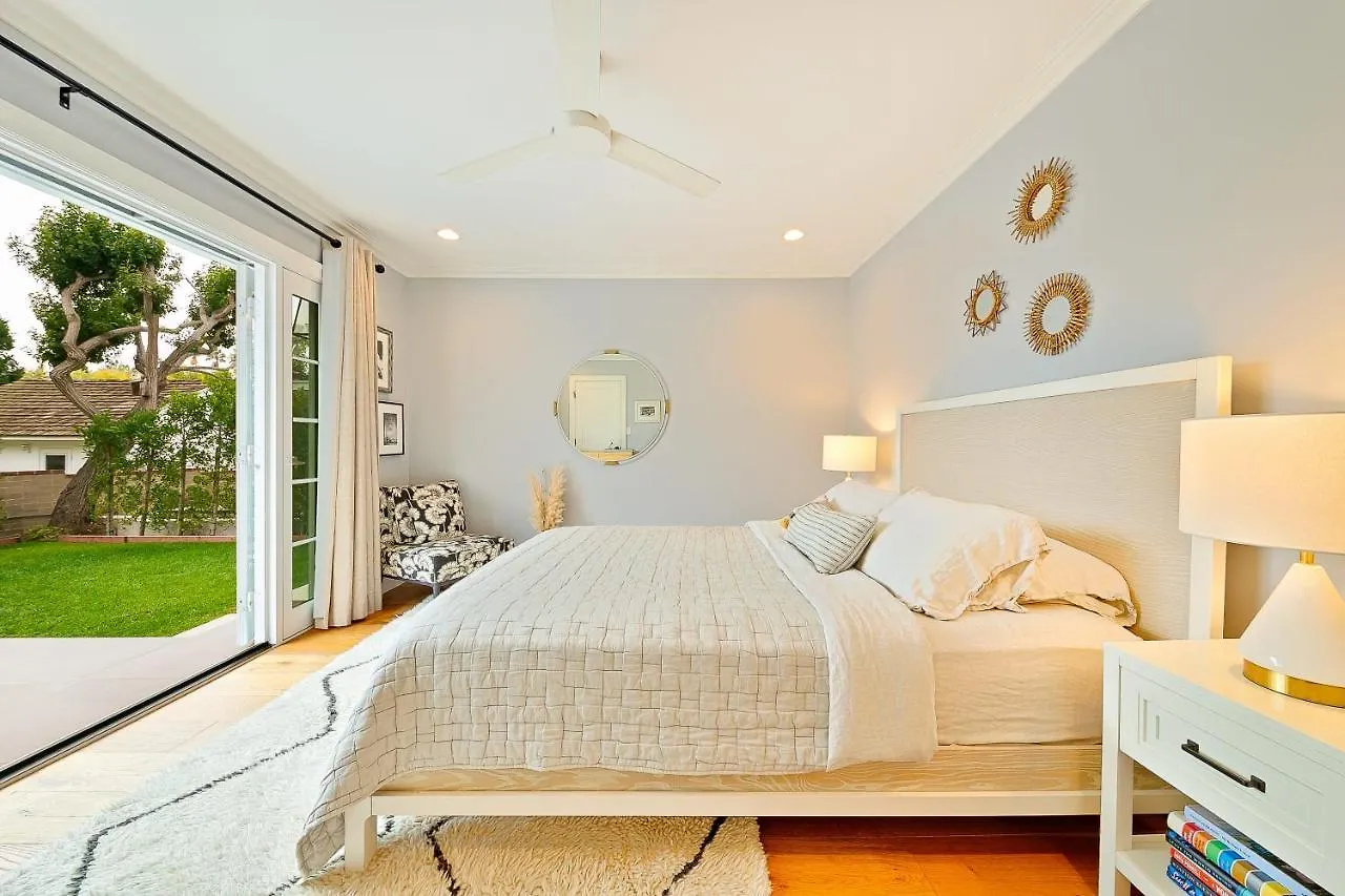 Gorgeous Coastal Four-bedroom Steps From Windansea
