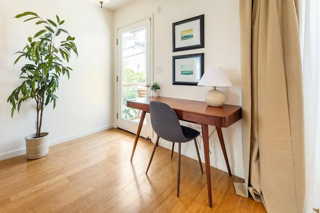 Stylish With Ocean & Views Apartment