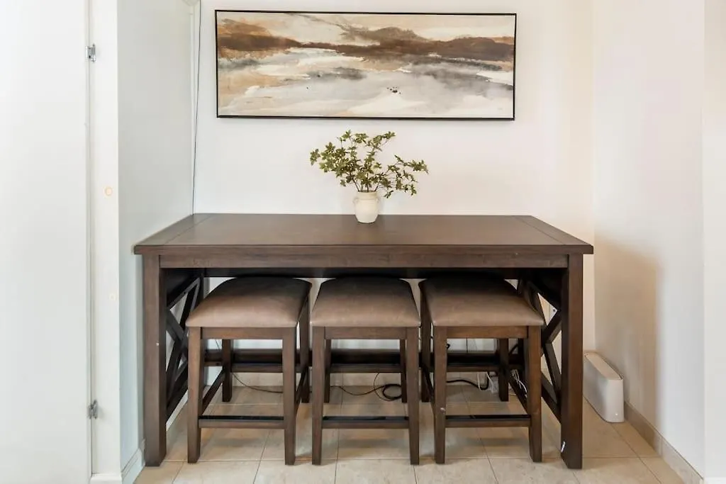 Stylish With Ocean & Views Apartment *