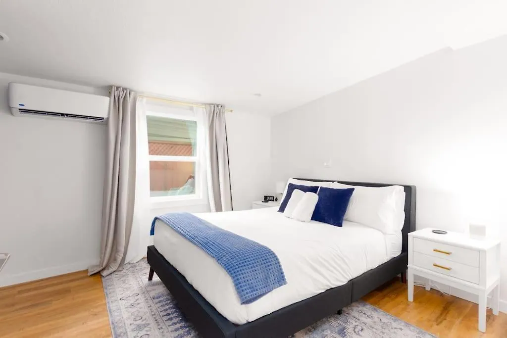 Apartment Cozy & Modern 1st-fl *