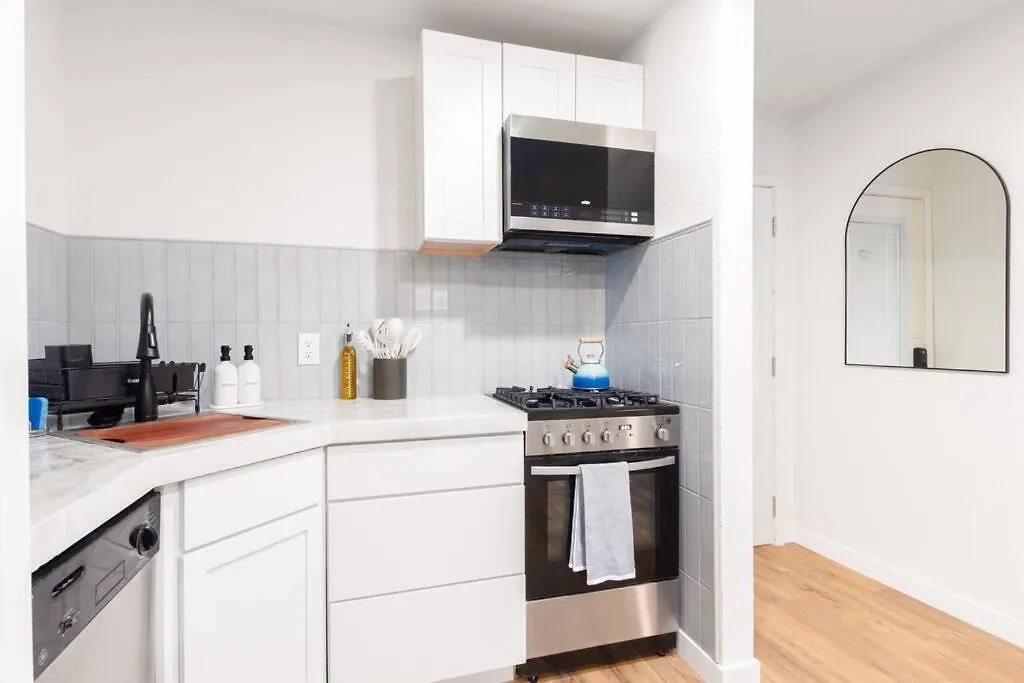 Cozy & Modern 1st-fl