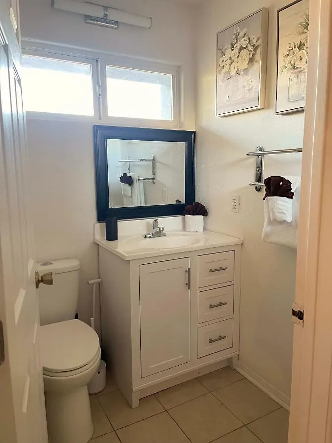 201 Urban Retreat Just Steps From Little Italy *