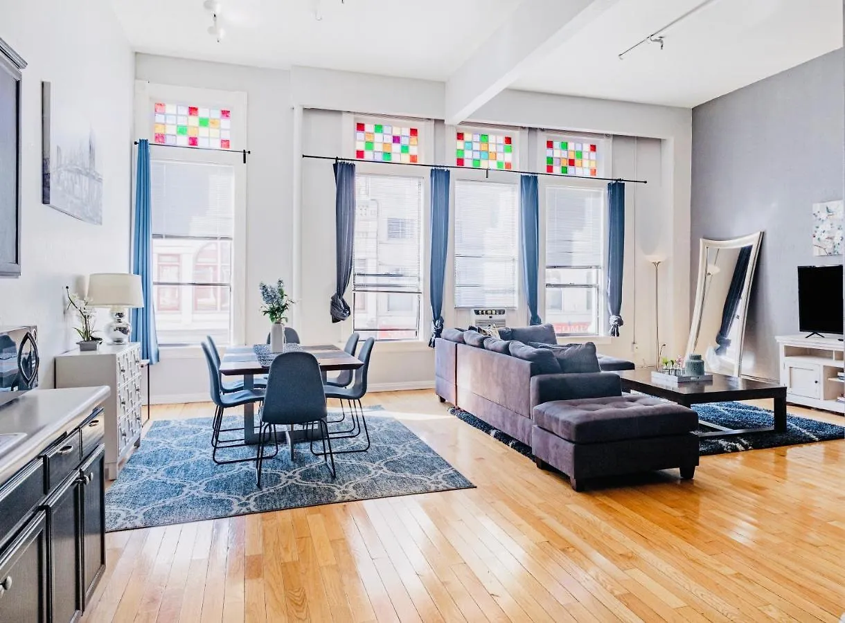 Отель Greely Gaslamp - Loft W Parking & 4 Beds #201