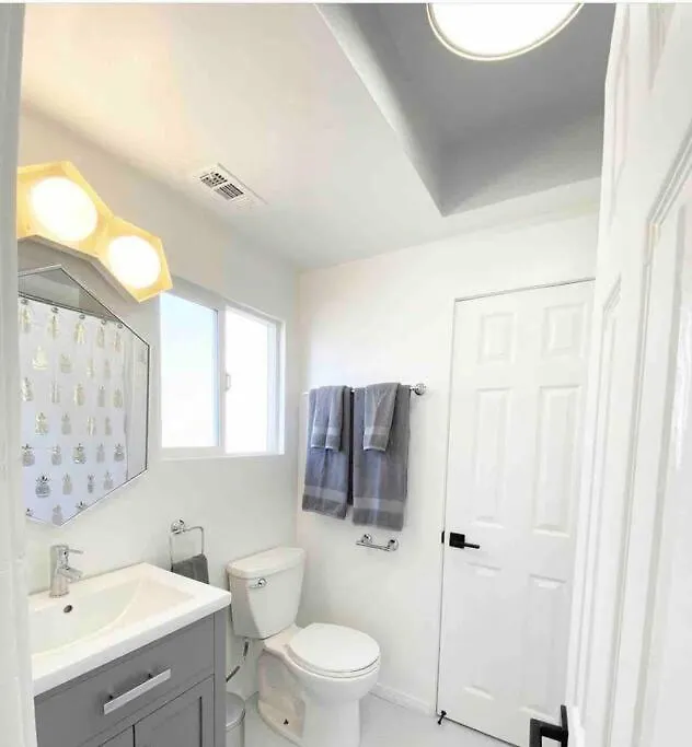 Holiday home Crown Point W/ Cowboy Pool 2 Blocks To Bay *