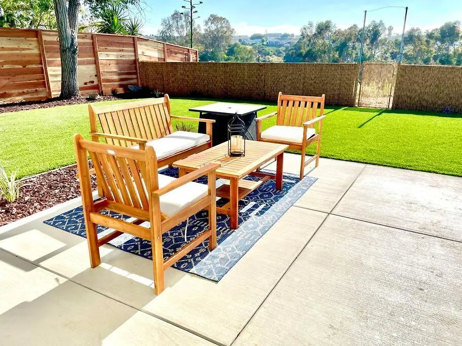 Modern With View And Large Private Backyard Holiday home San Diego