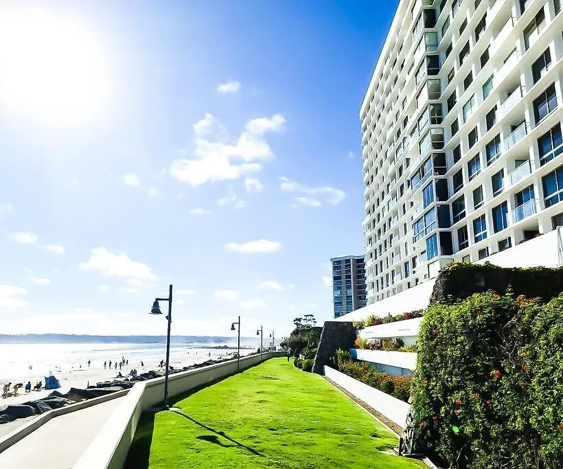 Luxury Beach-front High-rise Apartment San Diego