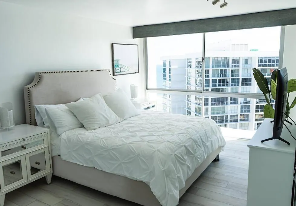 Luxury Beach-front High-rise * San Diego