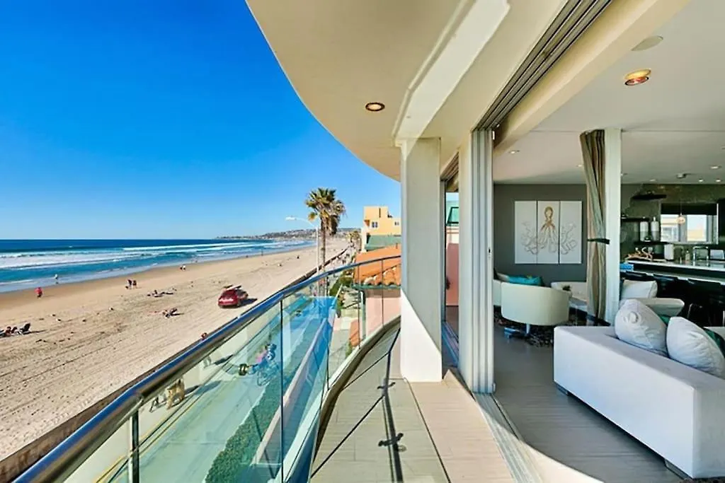 Crown Jewel In Mission At Ocean Front Walk