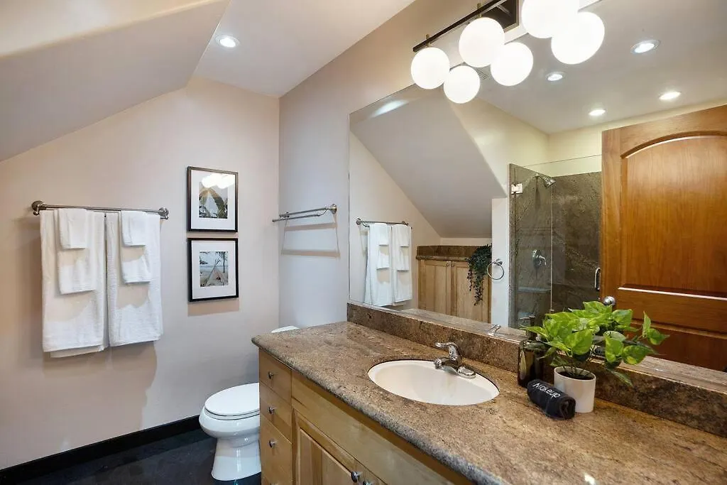 Rooftop City/water Views*jacuzzi*king Beds*central *