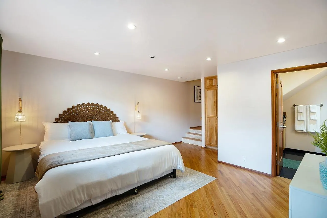 Rooftop City/water Views*jacuzzi*king Beds*central Holiday home San Diego