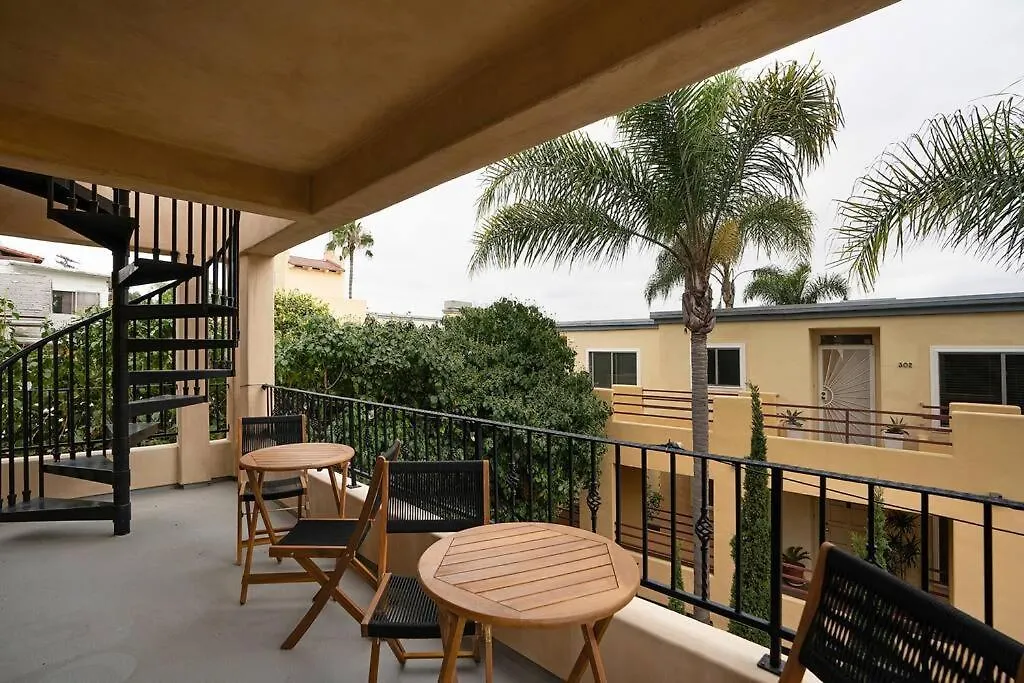 Holiday home Rooftop City/water Views*jacuzzi*king Beds*central