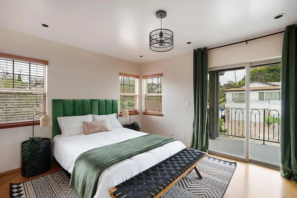 Rooftop City/water Views*jacuzzi*king Beds*central *