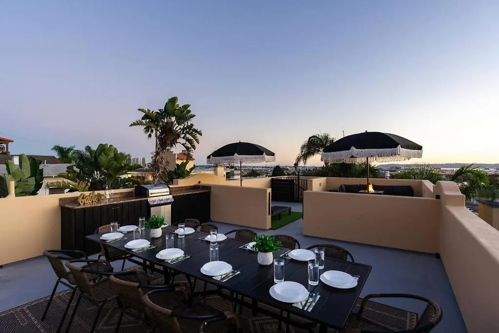 Holiday home Rooftop City/water Views*jacuzzi*king Beds*central *